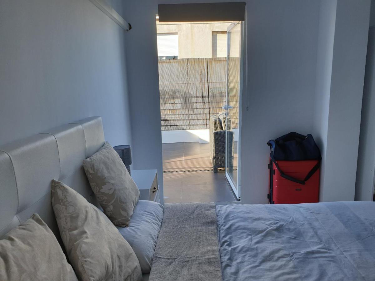 Beachside Apartment In Torrevieja Exterior photo