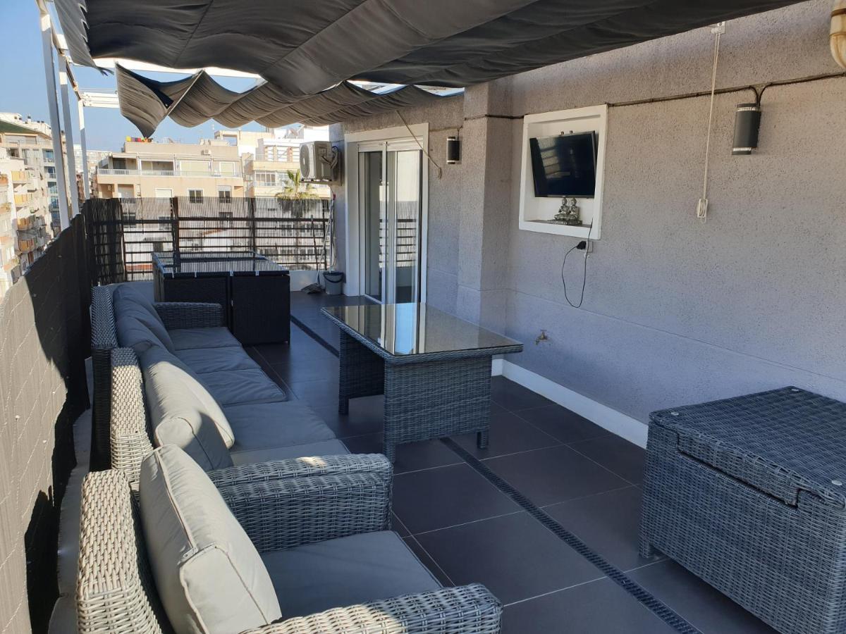 Beachside Apartment In Torrevieja Exterior photo